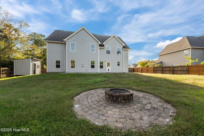 Building Photo - 711 Tuscarora Dr