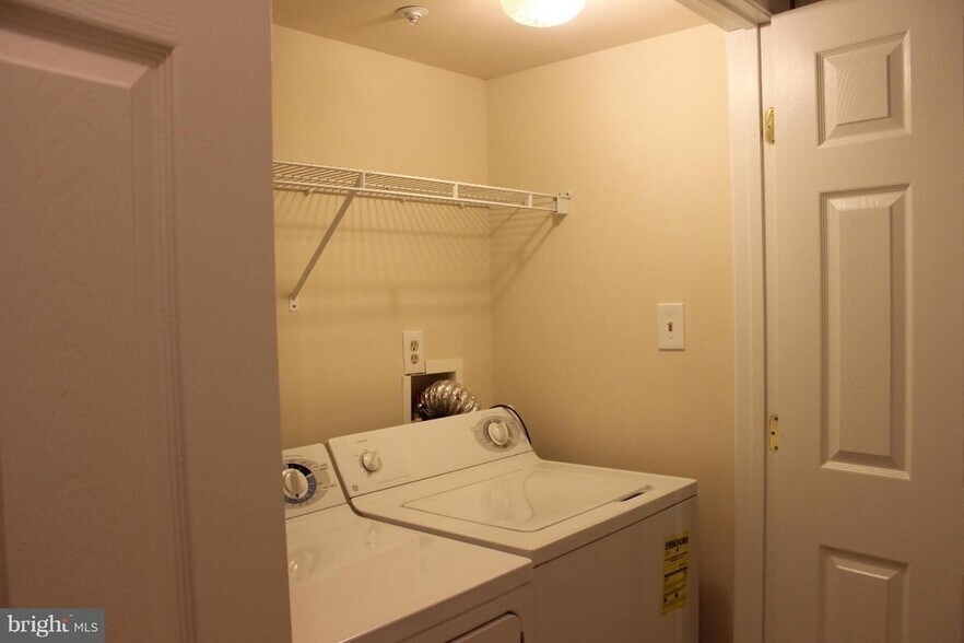 laundry - 521 Primus Ct