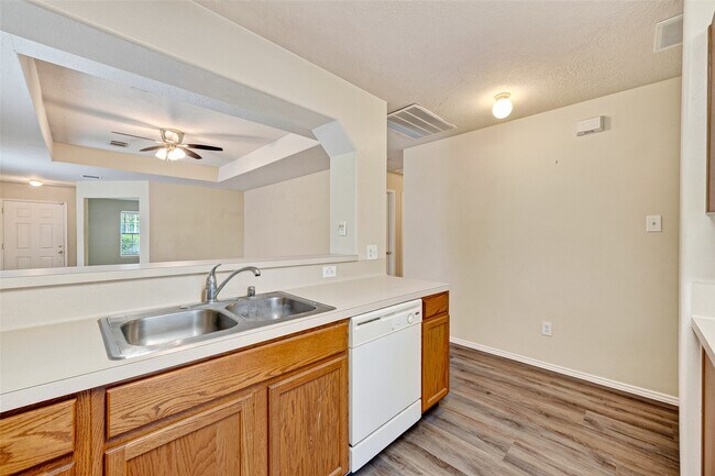 Building Photo - 19119 Yaupon Ranch Dr