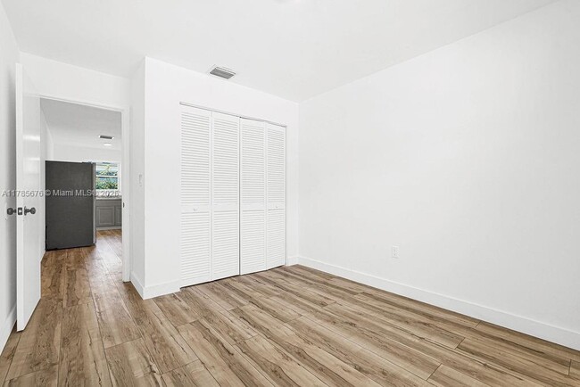 Building Photo - 128 NW 61st St