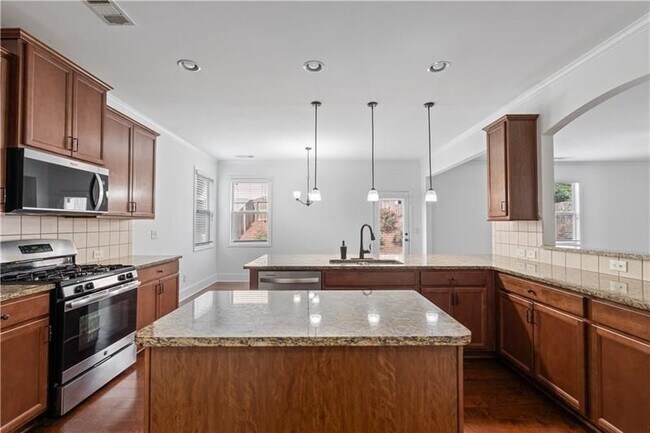 Building Photo - 2080 Redbarn Court