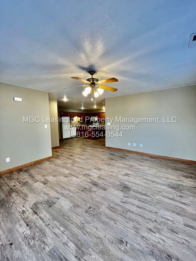 Building Photo - 706 Meadow Ct