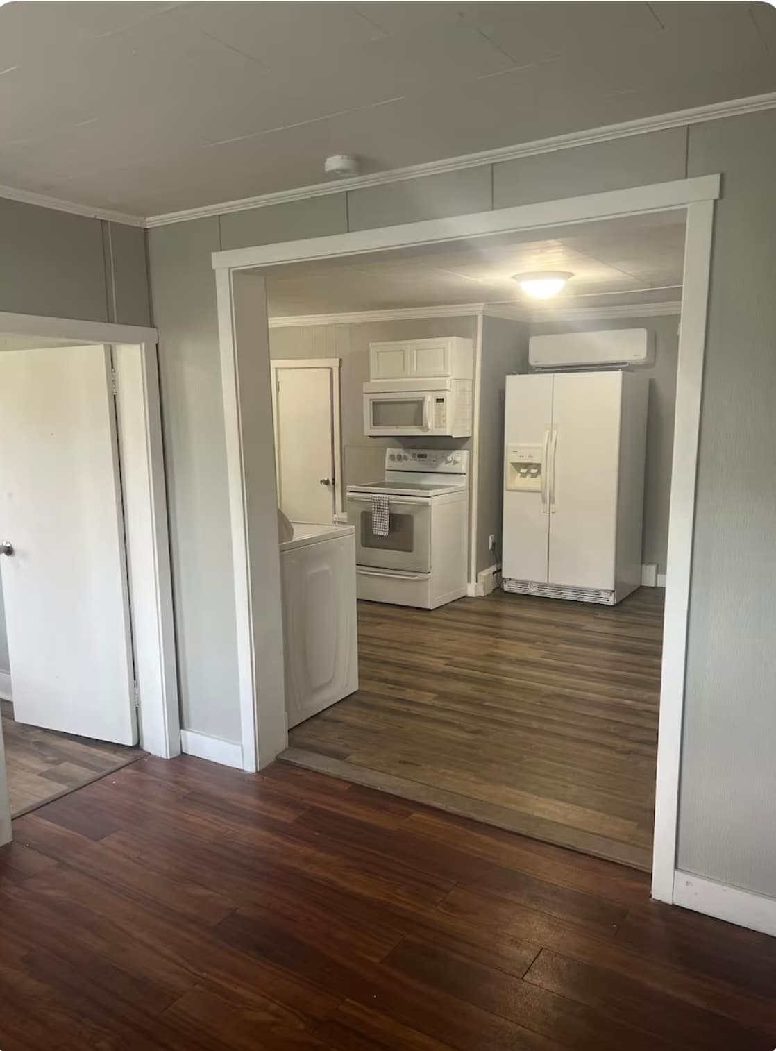 Building Photo - 33 Hall St