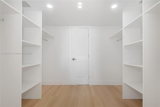 Building Photo - 11111 Biscayne Blvd