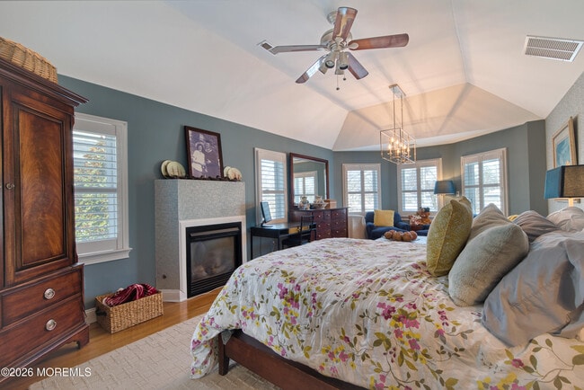 Building Photo - 1210 3rd Ave