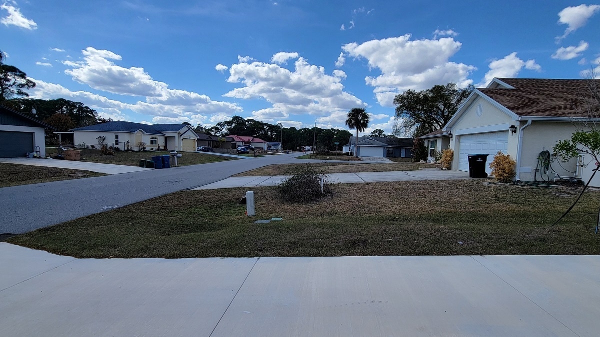 Building Photo - 733 Cleaves St SE