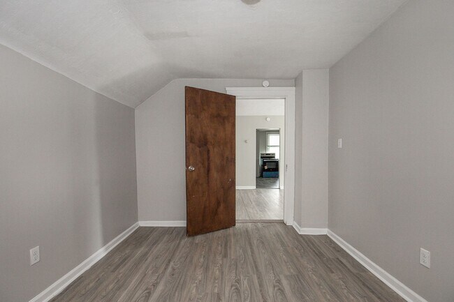 Building Photo - 3295 W 46th St