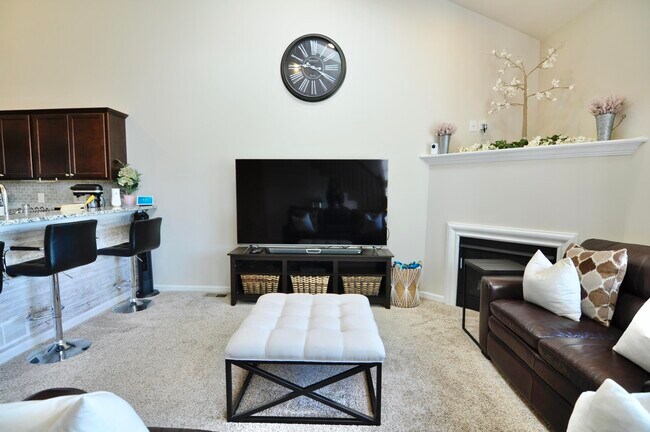 Building Photo - 4481 Bridgeview Ln