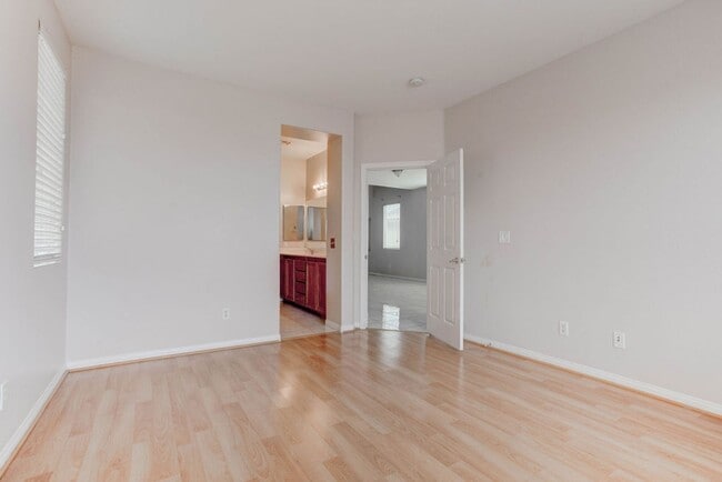 Building Photo - 8473 Barossa Ct