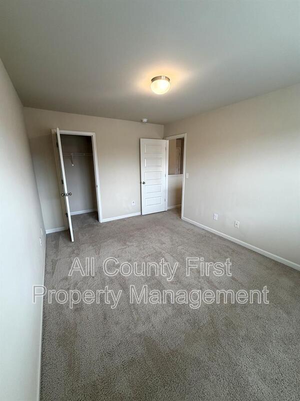 Building Photo - 3263 Highgrove Ln