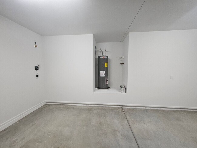 Building Photo - Imoroved Pricing!  Brand New Laughlin Ranch Home