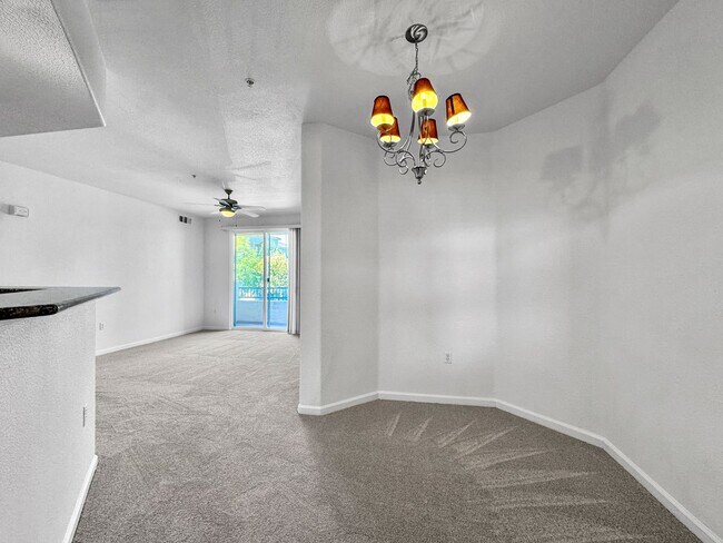 Building Photo - Updated 2BR/2BA Condo with Garage in Prime...