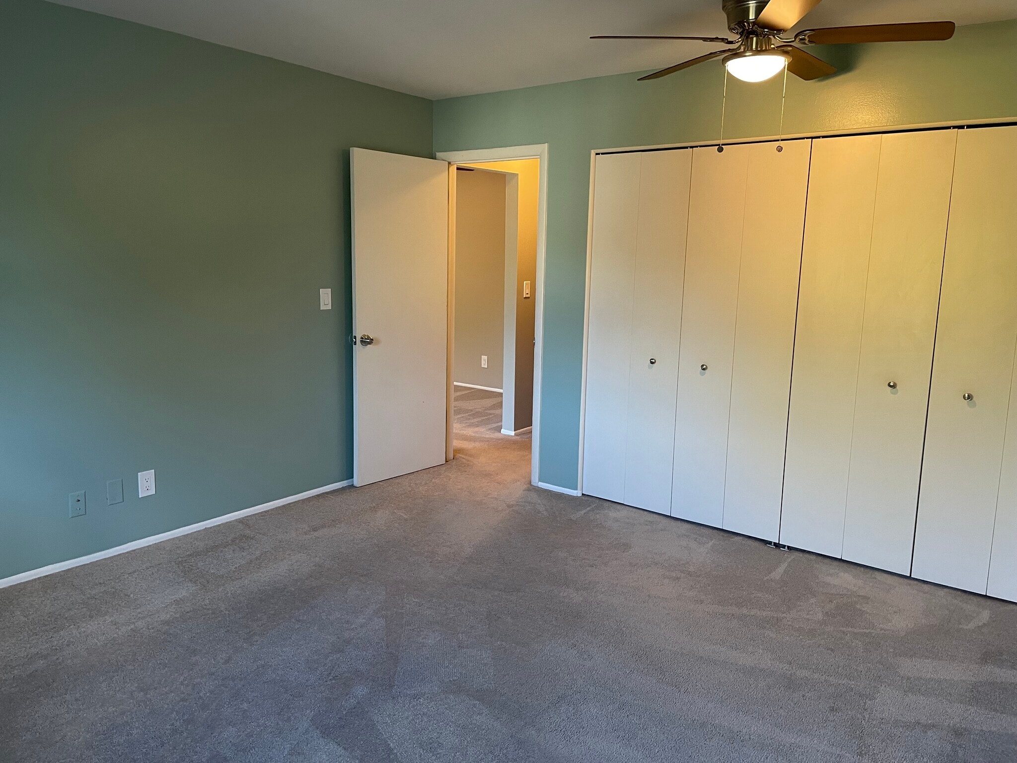 Building Photo - 810 Plate St