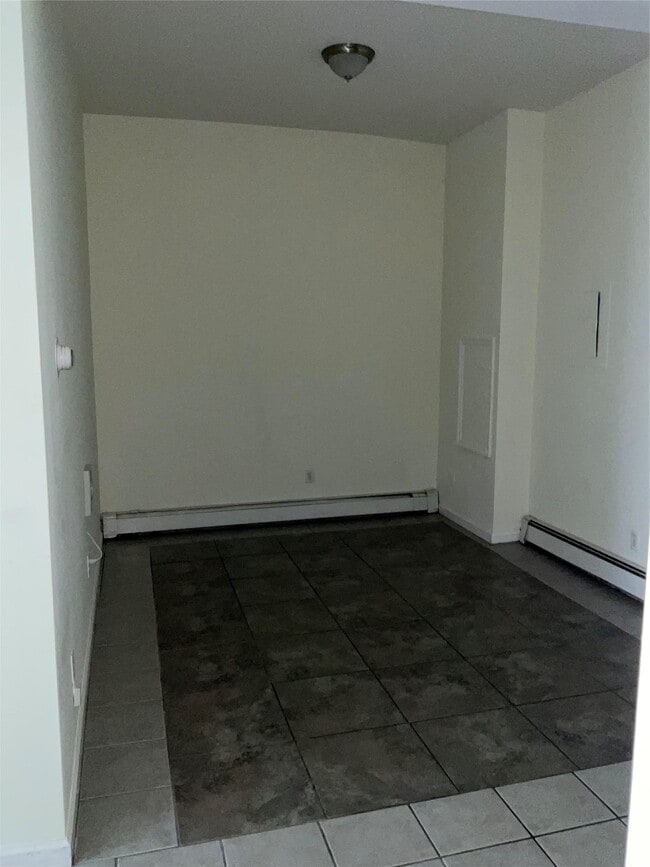 Building Photo - 18 Schneider Ave