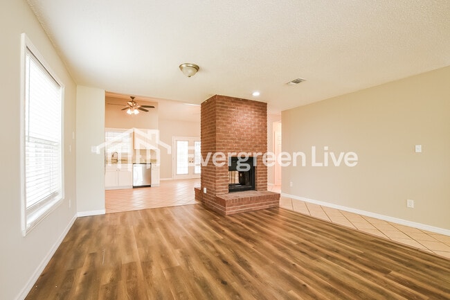 Building Photo - 2969 Ruskin St