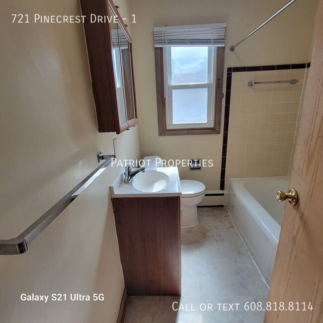 Building Photo - 1 bedroom/ 1 bath apartment in Madison, WI