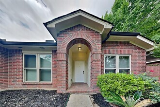 Building Photo - 22623 Red Pine Dr