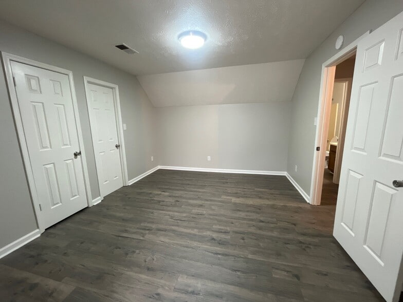 Building Photo - 197 Stratford Ln