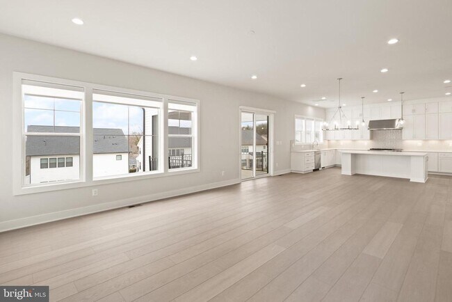 Building Photo - 857 N Manchester St