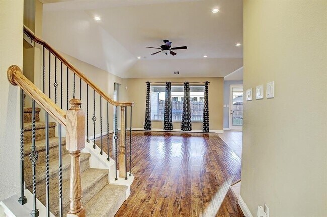 Building Photo - 11022 Avery Oaks Ln