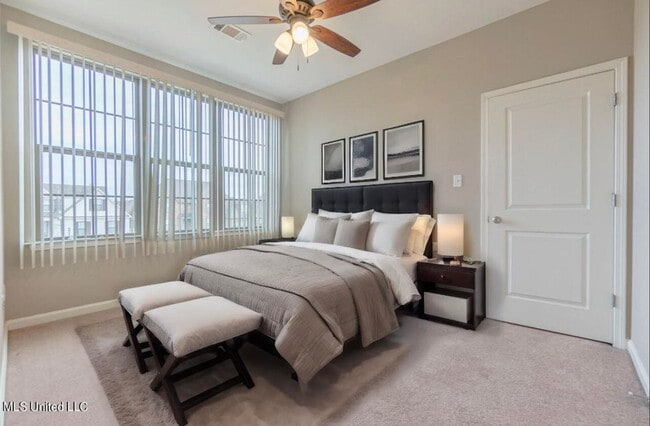 Building Photo - Centerhill Schools, beautiful corner lot w...