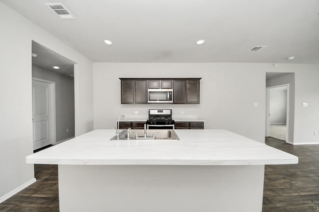 Building Photo - 16916 Rich Pines Dr