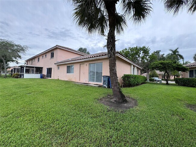 Building Photo - 553 NW 208th Terrace