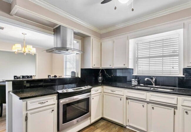 Building Photo - 320 Pebble Creek Dr