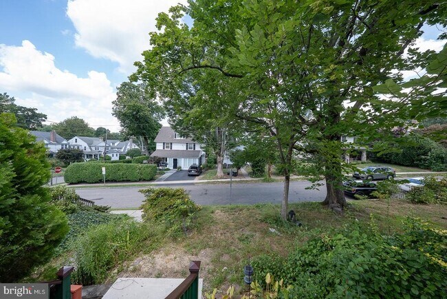 Building Photo - 110 Llanfair Rd