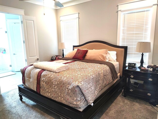 Building Photo - 3589 Esplanade Way