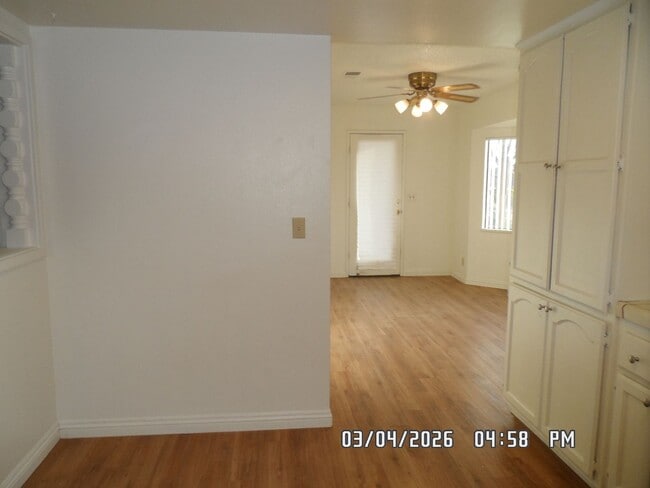 Building Photo - 3 Bedrooms, 1.75 Bathrooms, 2 Car Garage, Fully Fenced, Central Air & Heat, Large Lot, Wood Flooring