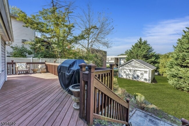 Building Photo - 19 Forest Dr