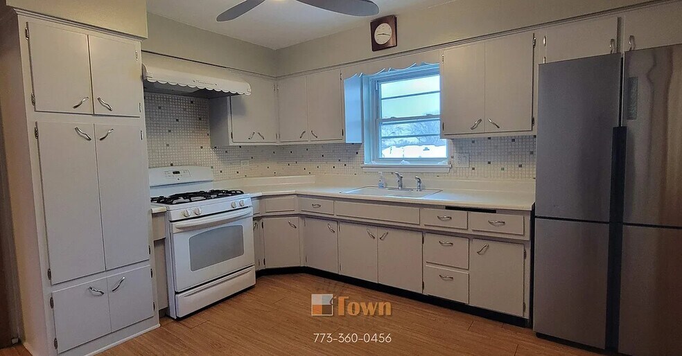 Building Photo - 7734 W Addison St