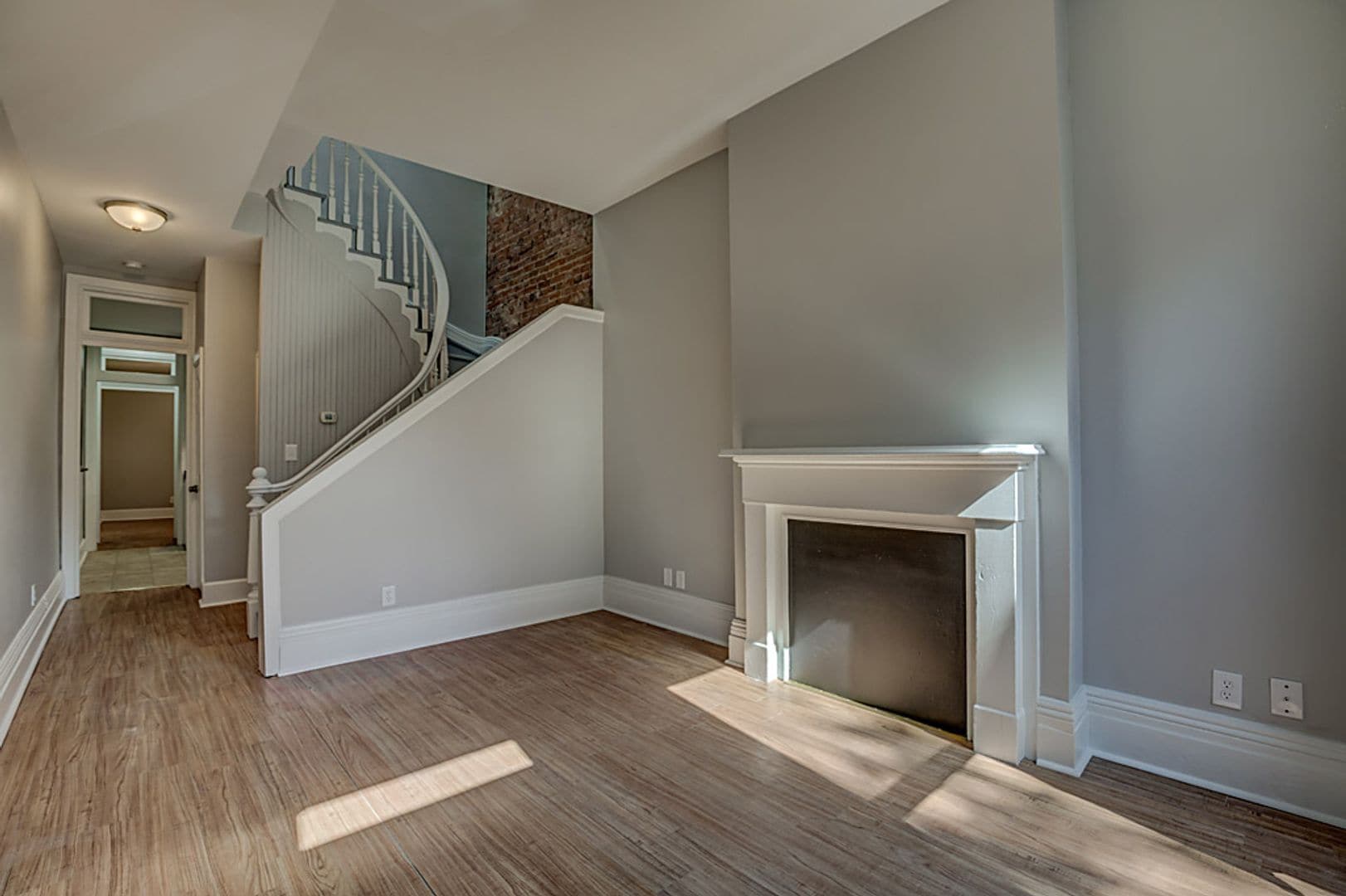 Interior Photo - Chestnut Street