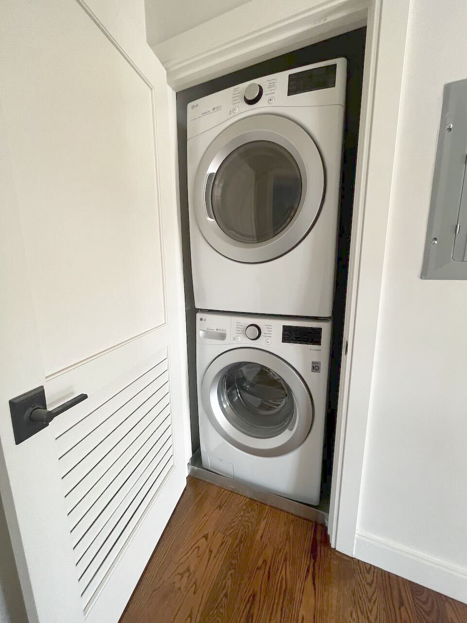 Building Photo - 7 Everett St