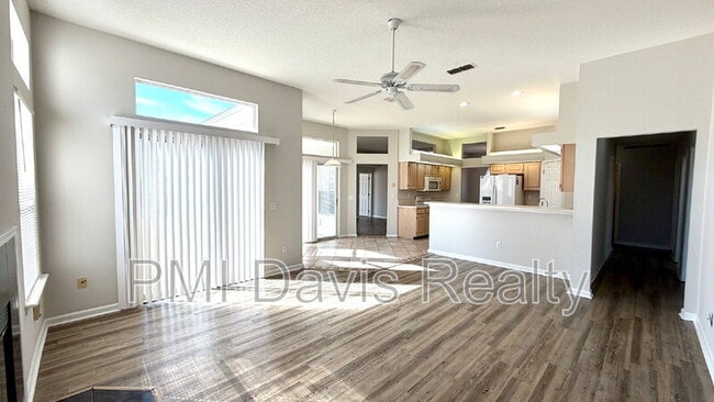 Building Photo - 1771 Pickwick Pl