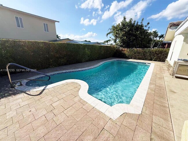 Building Photo - 1804 SW 104th Ct