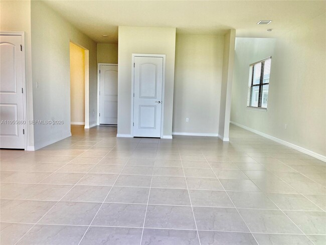 Building Photo - 4490 Gramercy Dr