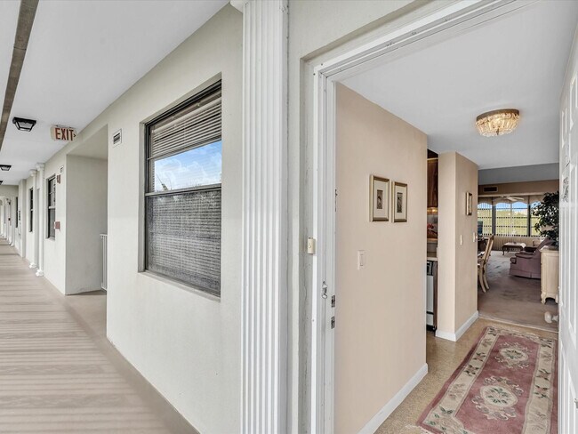 Building Photo - 6049 Balboa Cir