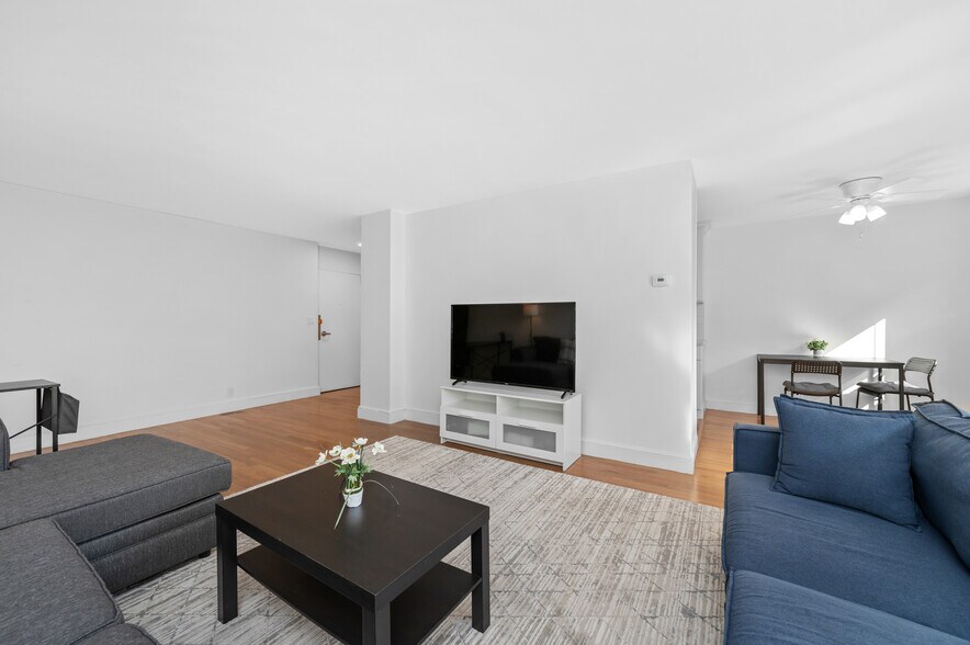 Building Photo - 131 Sewall Ave