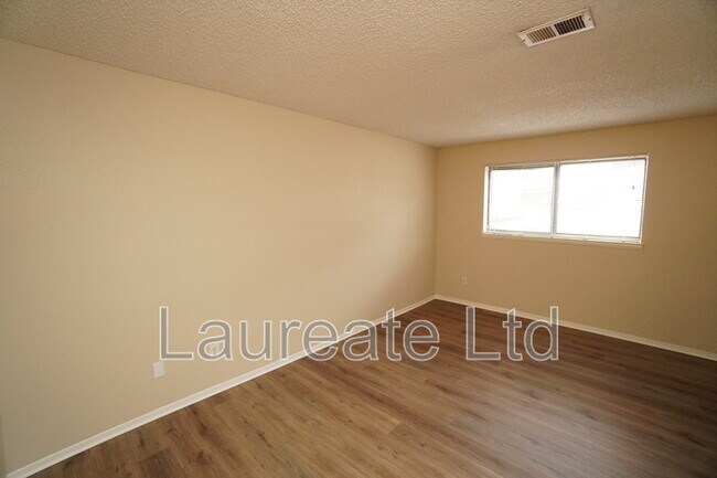 Building Photo - 15594 E Arizona Ave