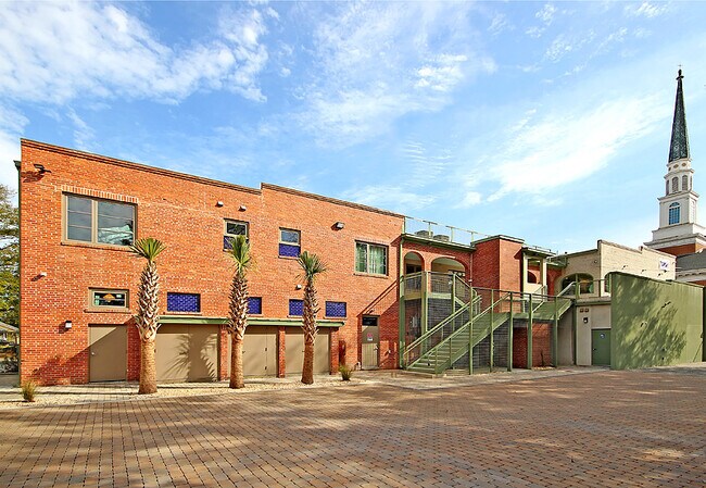 Building Photo - 2000 Reynolds Ave