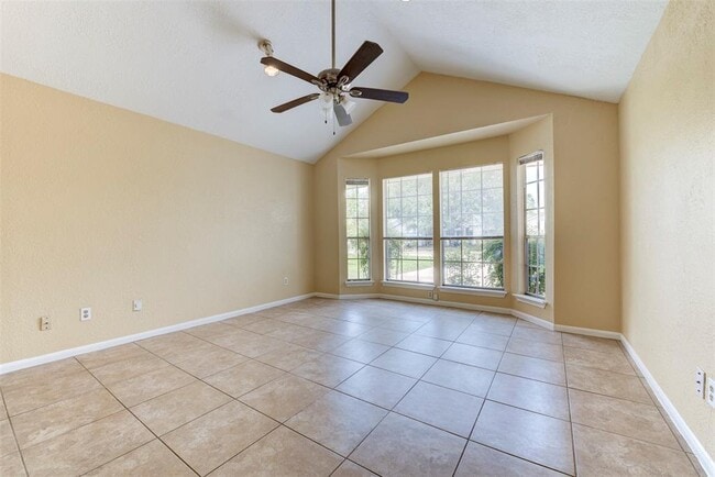 Building Photo - 4035 Green Crest Dr