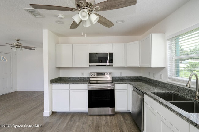 Building Photo - 356 Vesta Cir