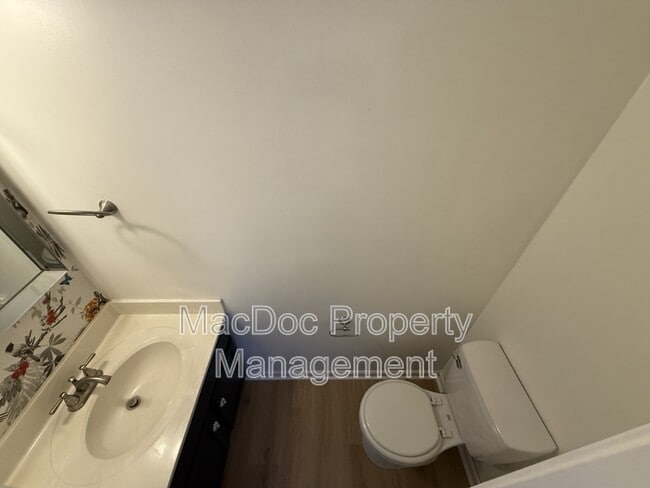 Building Photo - 10500 Boxmeer Ct