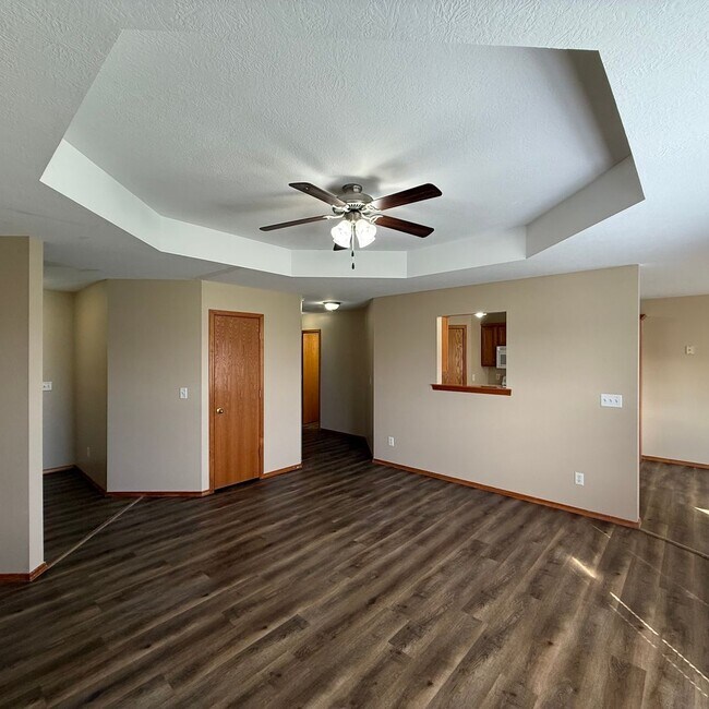 Building Photo - Updated 3 bedroom 2 bathroom home in Clever