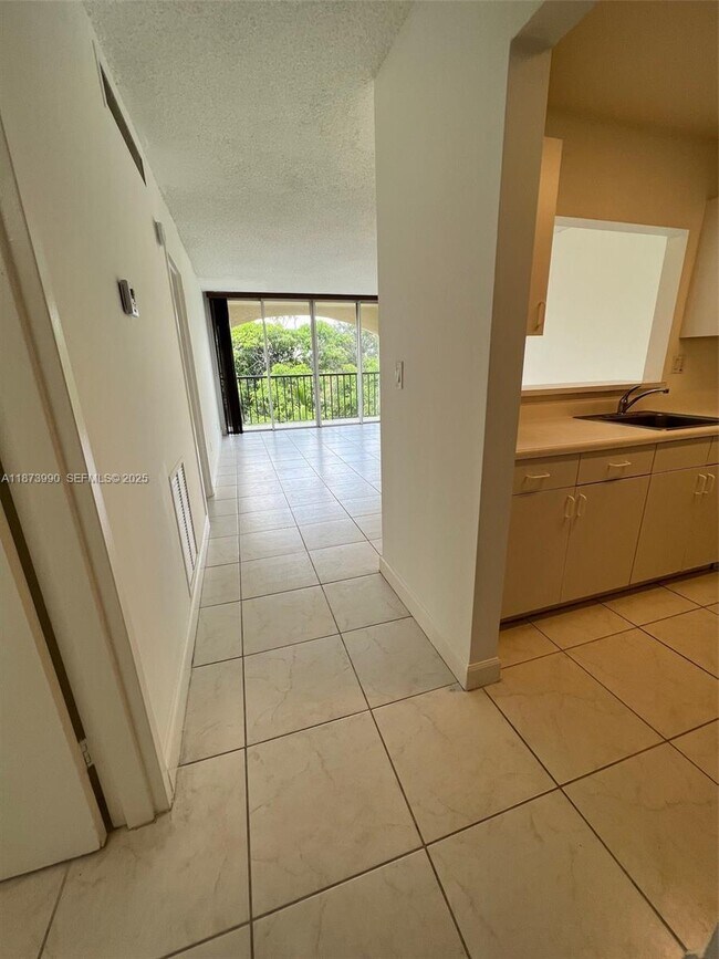 Building Photo - 2160 SW 16th Ave