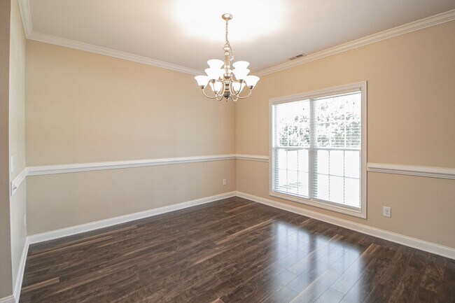 Building Photo - 809 Carousel Ct