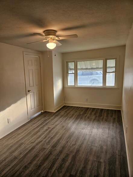 Living Room - 317 N Norton St