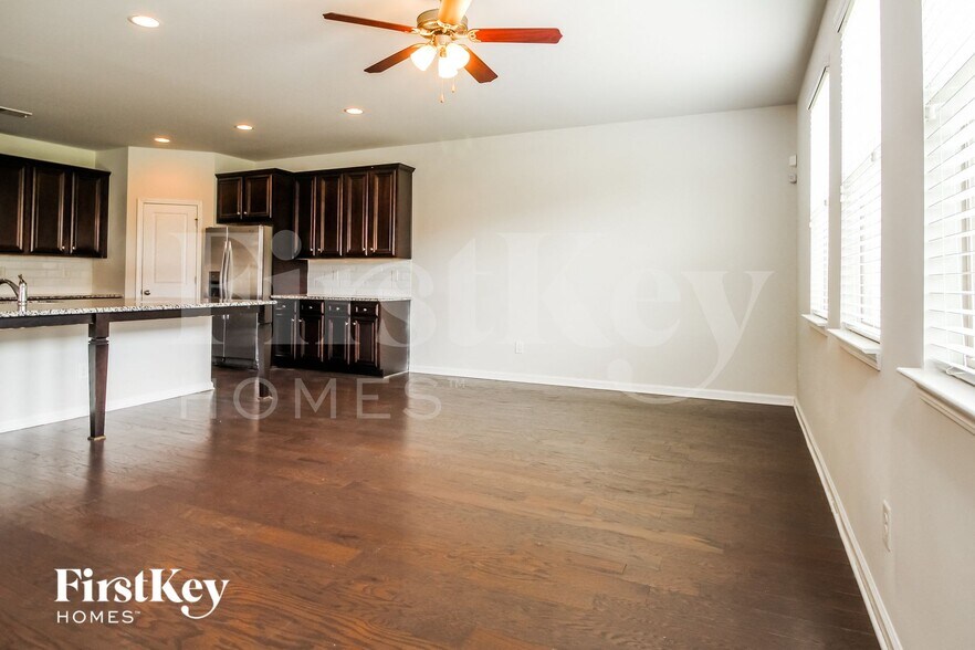 Building Photo - 3669 Brightfield Ln SW